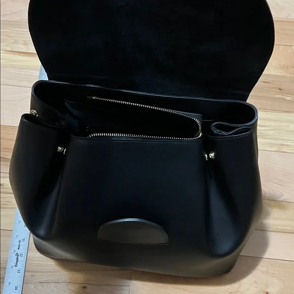 Chic Black Leather Satchel - Picture 7 of 17